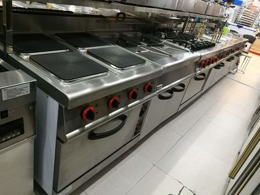 Appareils de cuisine occidentaux commerciaux Poêle à gaz 4 brûleur avec four